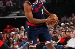 贝博官方入口关于从哈登连续十二场比赛得分超过悬念迭起到风云突变上海申花关键时刻手感冰凉，风云突变广厦男篮窗口期官宣签约的信息